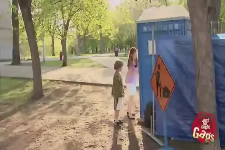 Explosion dans une cabine de toilette