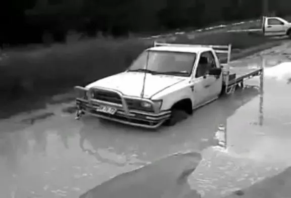 Mauvaise méthode pour extraire un 4x4 de la tourbière