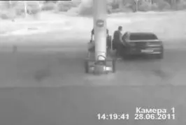 Rentrer un peu trop precipitamment dans une station essence