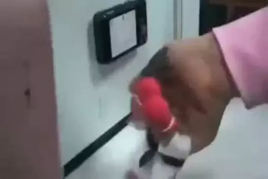 Incroyable spectacle de doigts