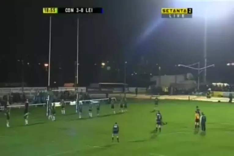 Penalty boomerang durant un match de rugby