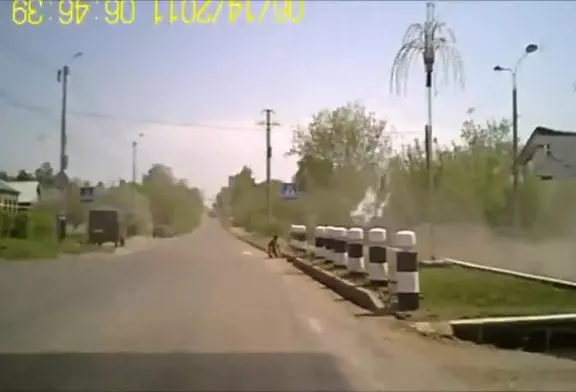 Camion sans freins renverse un piéton