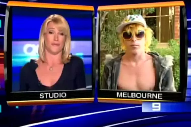 Homme insolite dans les rues de Melbourne
