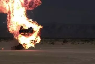 Stuntbusters font exploser une voiture en filmant à 1000 images/sec