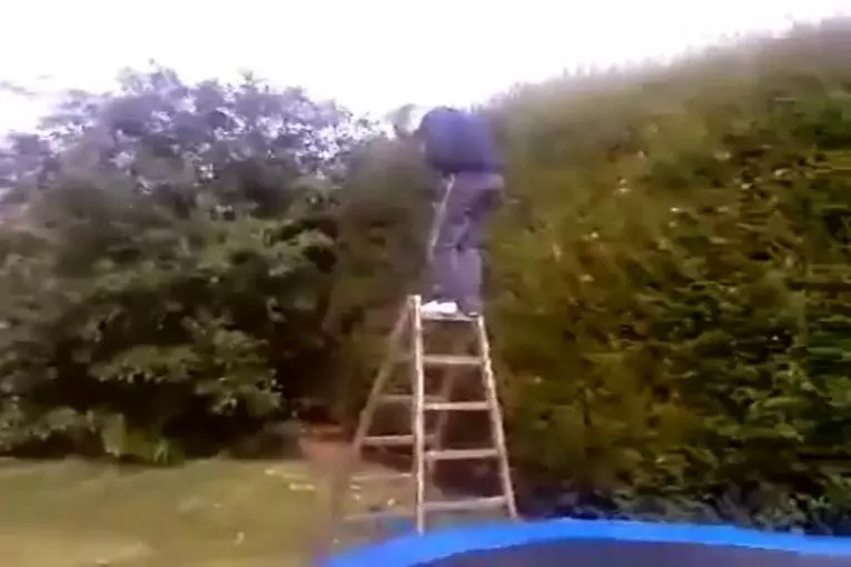 Echelle et trampoline FAIL