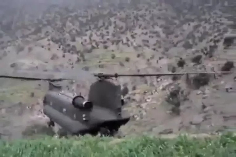Incroyable évacuation de soldats en territoire hostile