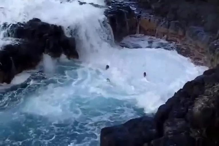 Un immense jacuzzi natuel mais mortel