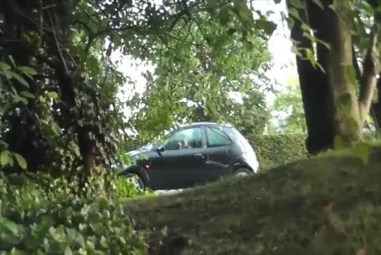 Faire peur aux gens en entrant dans leur voiture par erreur