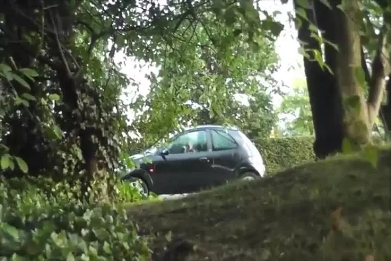 Faire peur aux gens en entrant dans leur voiture par erreur