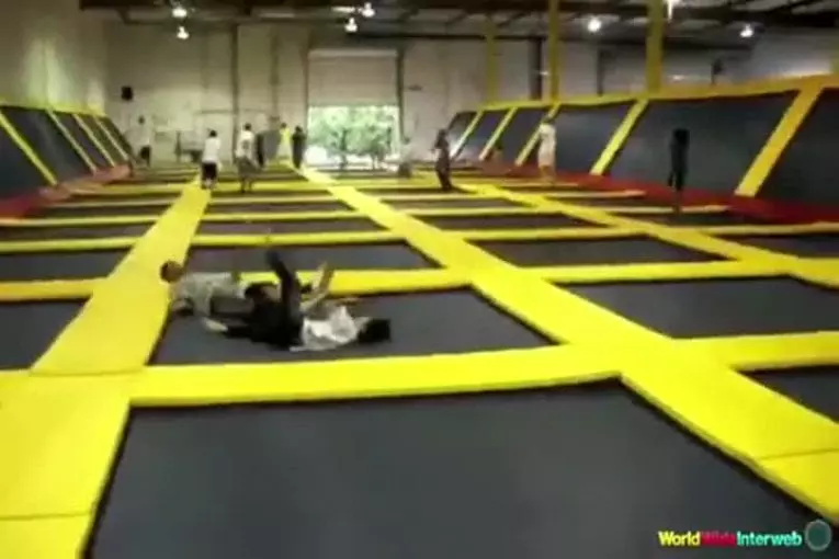Le trampoline ultime compilation échoue