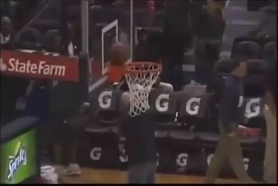 Impossible halfcourt coup de faucons ventilateur