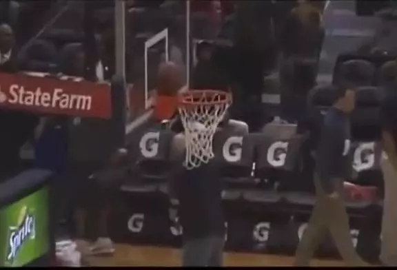 Impossible halfcourt coup de faucons ventilateur