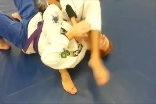 Finition surprise armbar