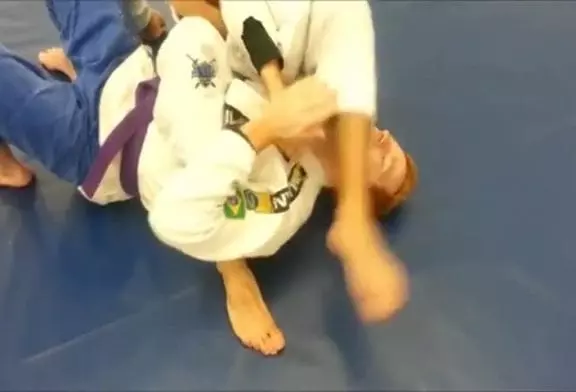 Finition surprise armbar