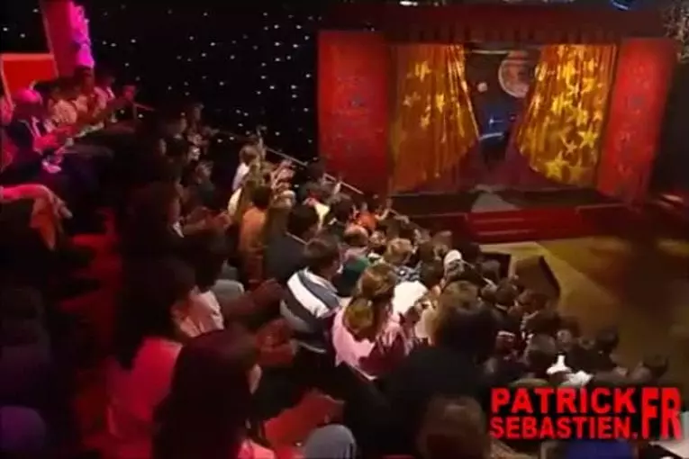 Nous C Nous (avec Jean Dujardin) La guerre des étoiles Partie 3
