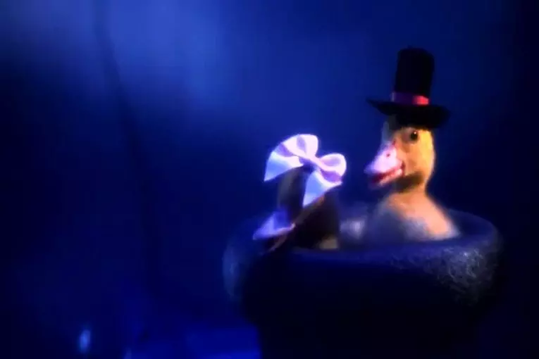 Quelqu’un a fait une version live action de la chanson ducktales thème
