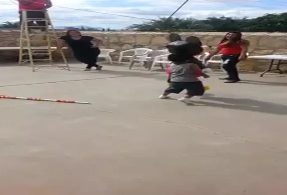 Cinq ans d’âge vs mickey mouse