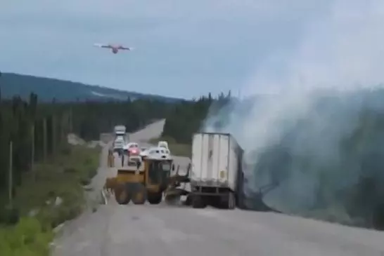 Comment éteindre un incendie de camion par air