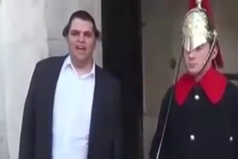 Arracher un sourire à un garde de Londres