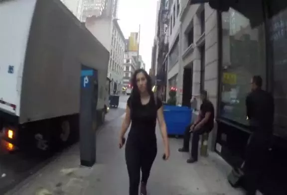 Agression d’une femme qui marche durant 10 heures dans NY