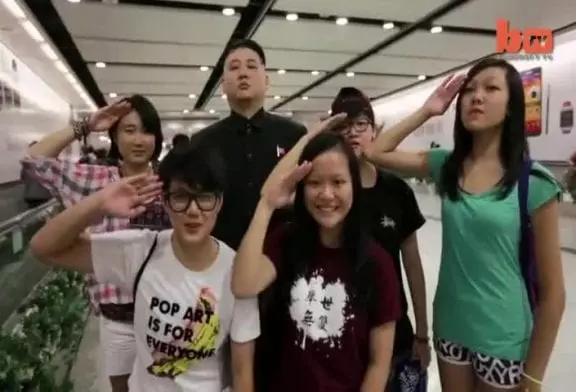 Premier non imitateur de Kim Jong monde enchante les spectateurs à hong kong