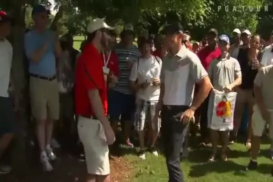 Rory mc ilroys balle atterrit dans la poche spectateurs