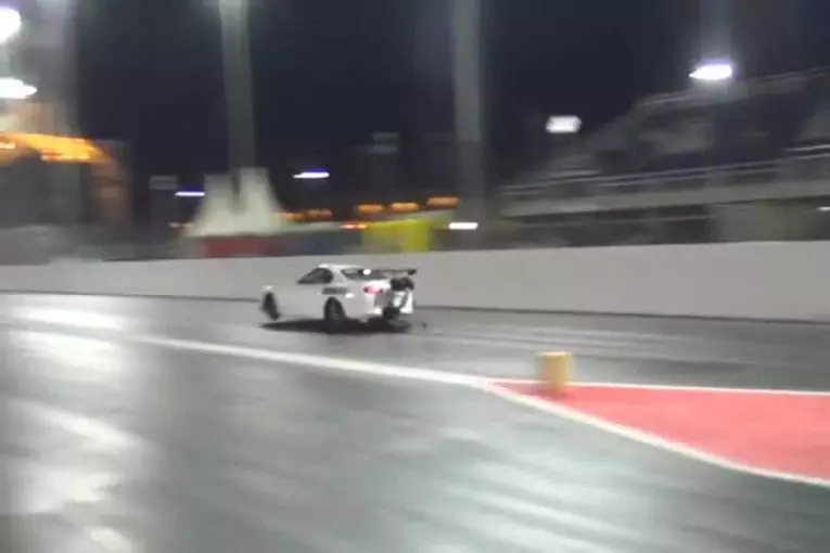 Voiture propulsée à 390km/h en 6 secondes