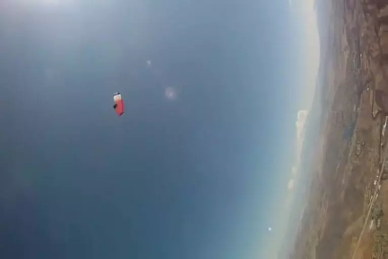 Comment ne pas wingsuit d’un avion
