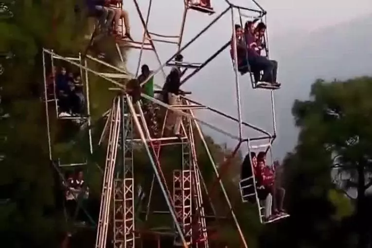 Grande roue à propulsion humaine
