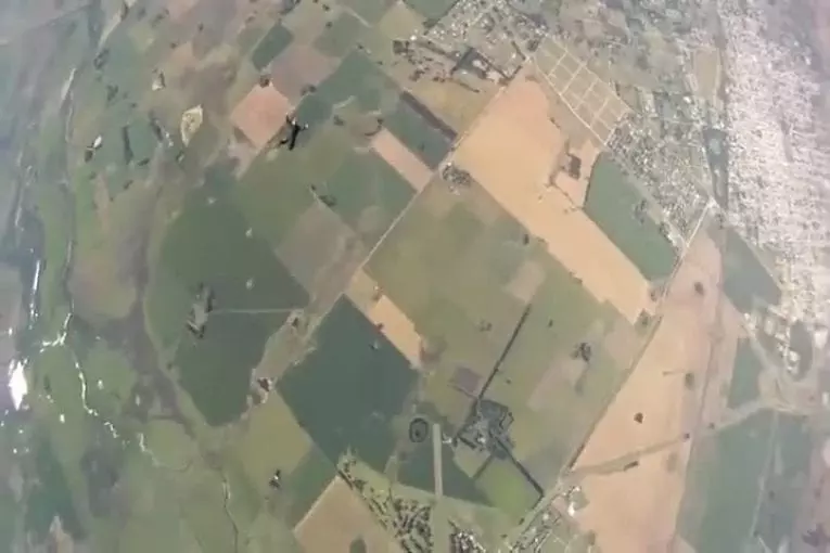Parachutiste s'écrase au sol à cause d'un altimètre défaillant