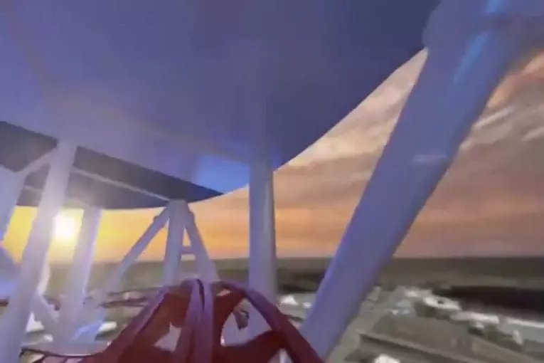 Pov plus haut de montagnes russes au monde