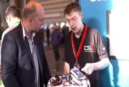Robot Lego bat le record du monde de Rubik's Cube