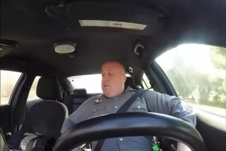 Dover Dashcam de police confessionnelle secouer