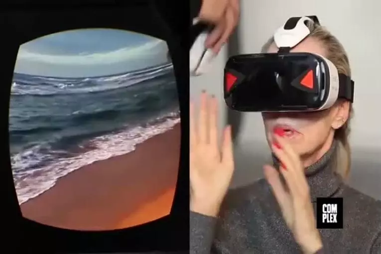 Vieux flip out regarder porno réalité virtuelle pour la première fois