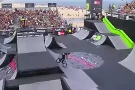 Compétition de BMX complètement folle
