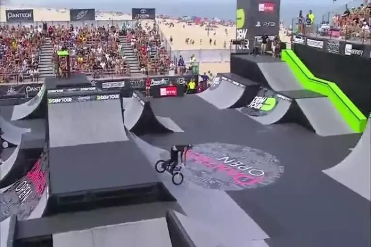 Compétition de BMX complètement folle