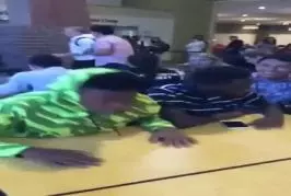 Rap de la saucisse à la cafétéria