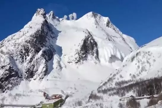 Enorme avalanche dans les montagnes norvégiennes