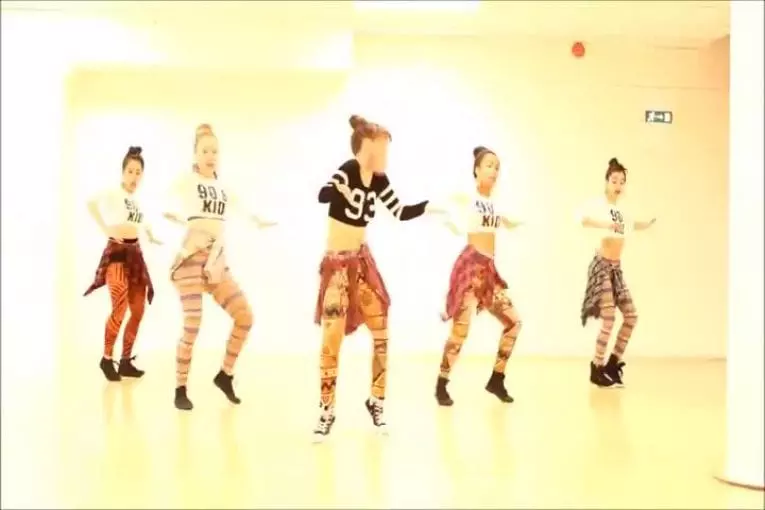 Hakim fitdance DANCE Afro par des asiatiques