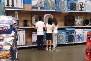 Les fans de l’hymne national au Walmart
