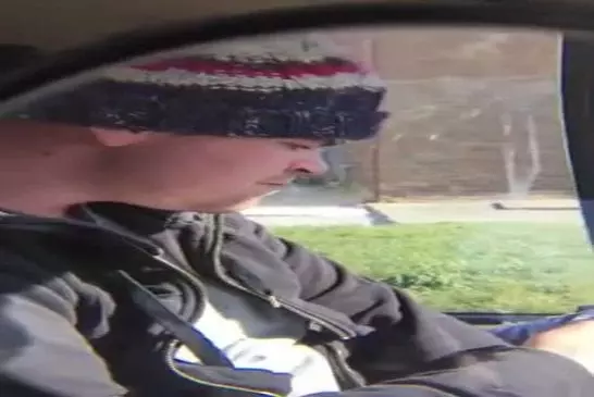 Brûler les gens avec une loupe