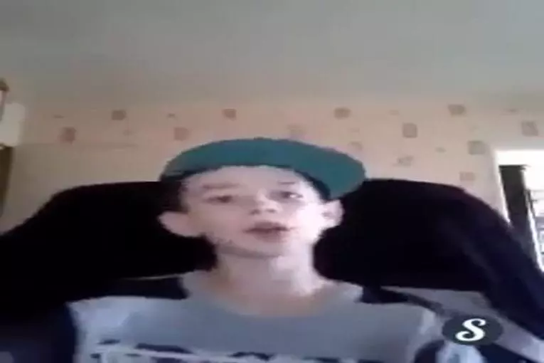 Jeune rappeur trop vulgaire pour son chat