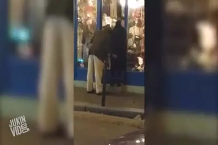 Rentrer chez soi bourré et ressortir aussitôt par la fenêtre