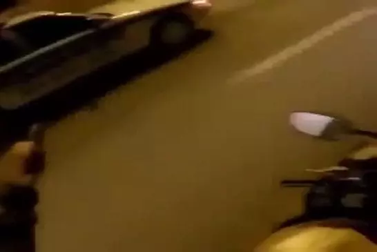 Motard provoque ouvertement la police
