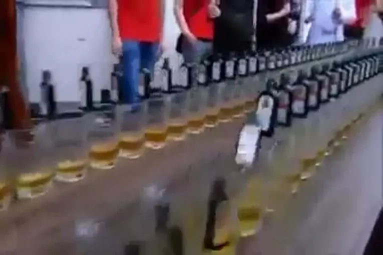 Servir 500 verres en une seule fois