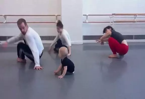 Le premier bébé chorégraphe