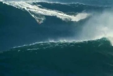 Record du monde de surf sur une vague de 27 mètres