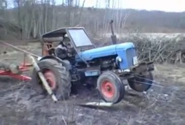 Comment sortir un tracteur enlisé