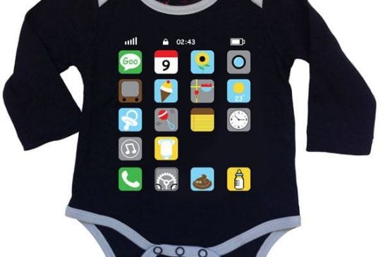 Une tenue de bébé version Iphone