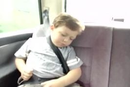 Comment réveiller un enfant endormi